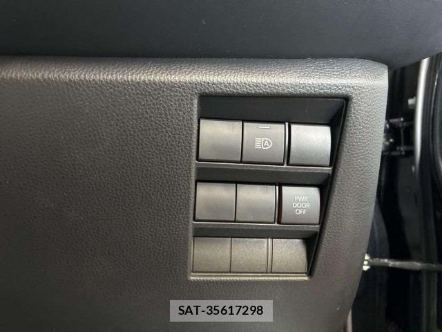 Toyota VOXY 2022-11 8284667-12