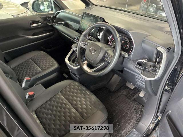 Toyota VOXY 2022-11 8284667-2