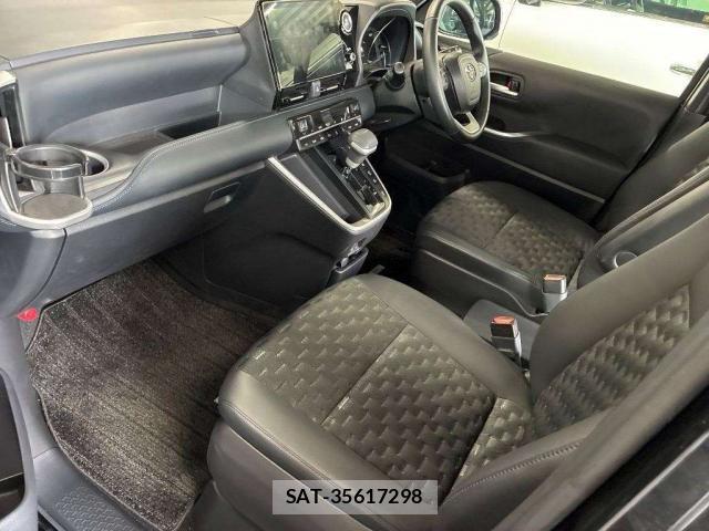 Toyota VOXY 2022-11 8284667-3