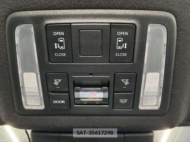 Toyota VOXY 2022-11 8284667-5