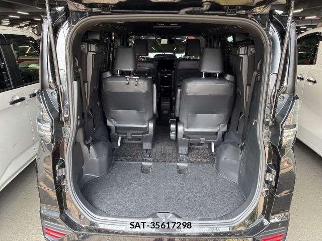 Toyota VOXY 2022-11 8284667-6