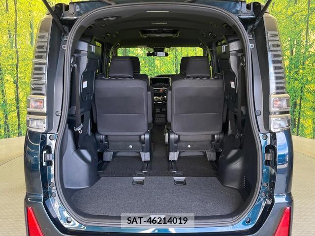 Toyota VOXY 2018-10 8284903-10