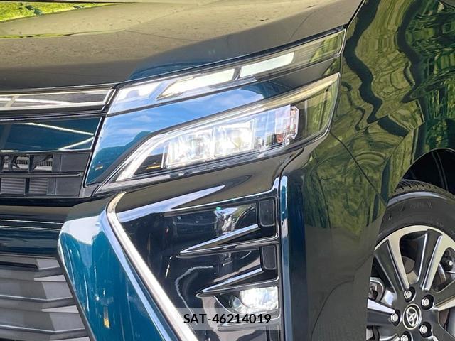 Toyota VOXY 2018-10 8284903-12