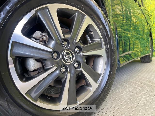 Toyota VOXY 2018-10 8284903-13