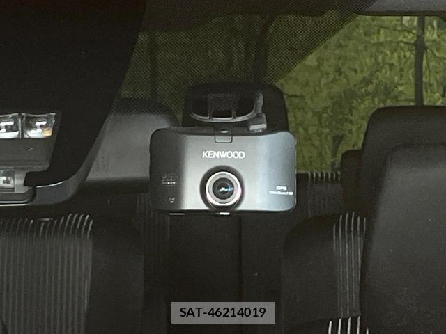 Toyota VOXY 2018-10 8284903-6