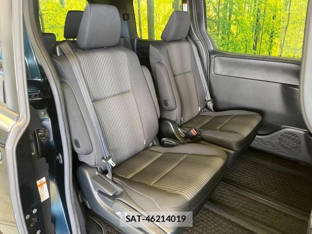 Toyota VOXY 2018-10 8284903-8