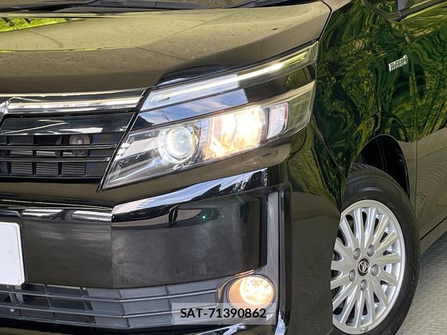 Toyota VOXY 2014-12 8284906-12