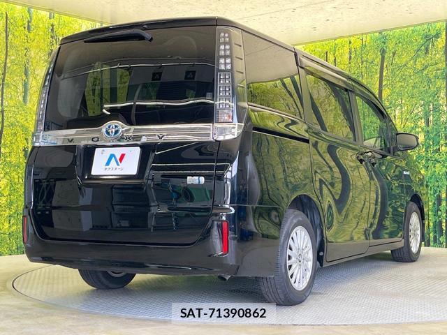 Toyota VOXY 2014-12 8284906-16