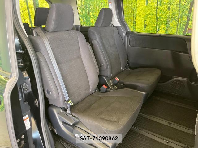 Toyota VOXY 2014-12 8284906-8