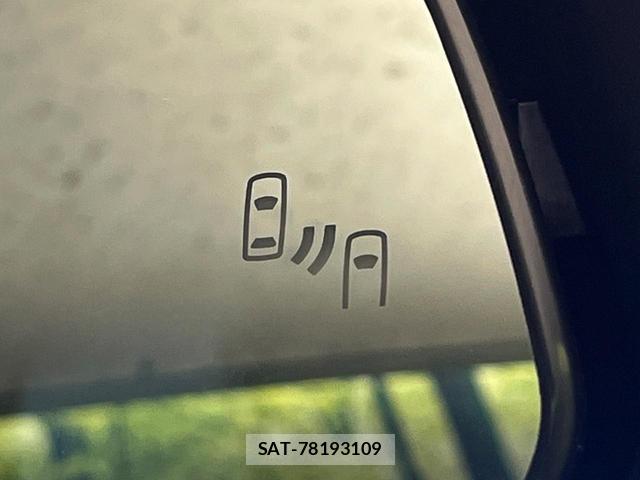 Toyota VOXY 2026-06 8284907-6