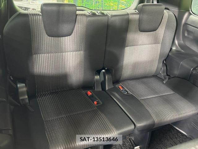 Toyota VOXY 2017-10 8285006-12