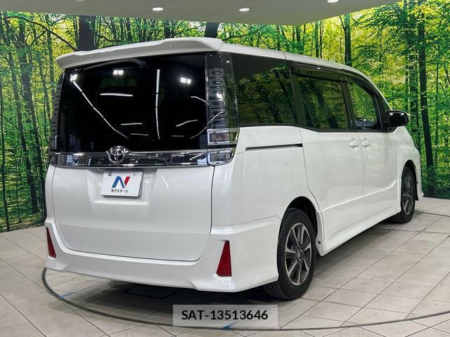 Toyota VOXY 2017-10 8285006-17