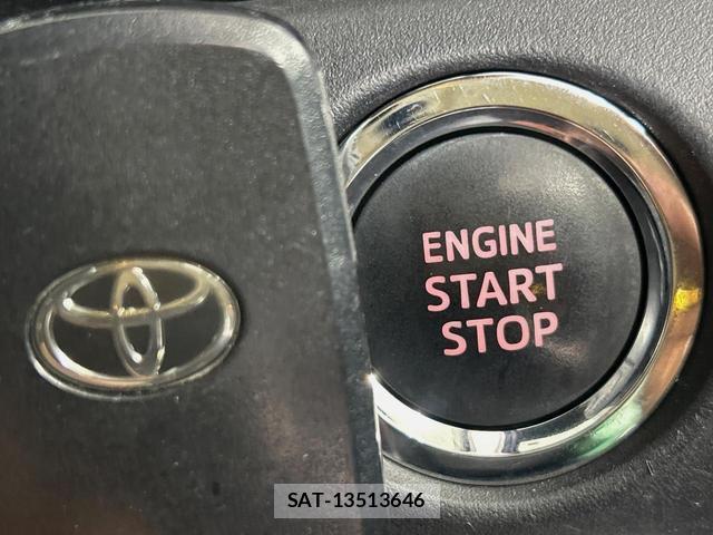 Toyota VOXY 2017-10 8285006-6