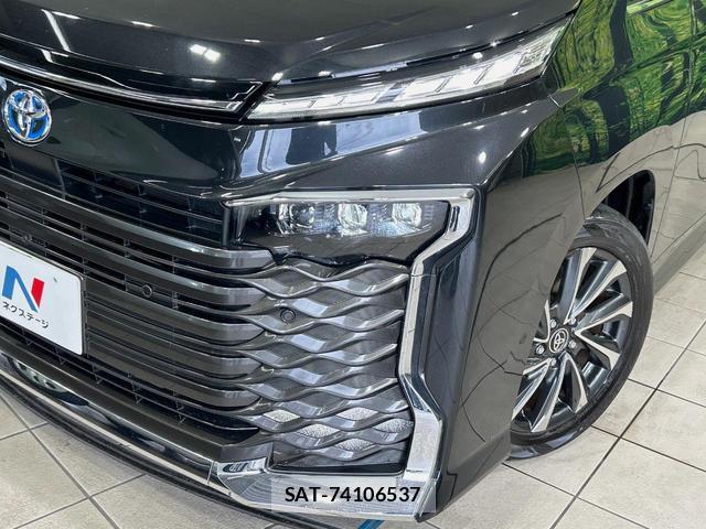 Toyota VOXY 2023-05 8285010-12