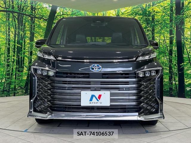 Toyota VOXY 2023-05 8285010-14
