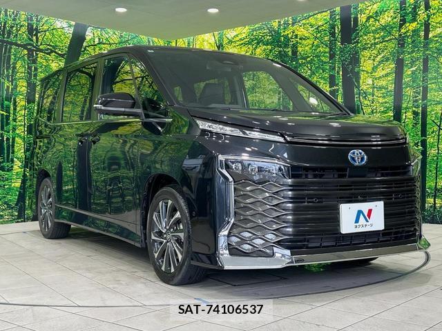 Toyota VOXY 2023-05 8285010-16