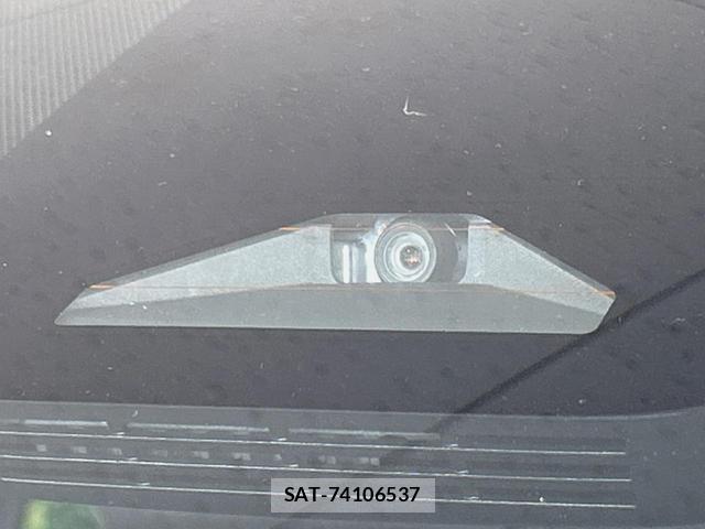 Toyota VOXY 2023-05 8285010-5