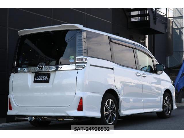 Toyota VOXY 2020-02 8285028-1