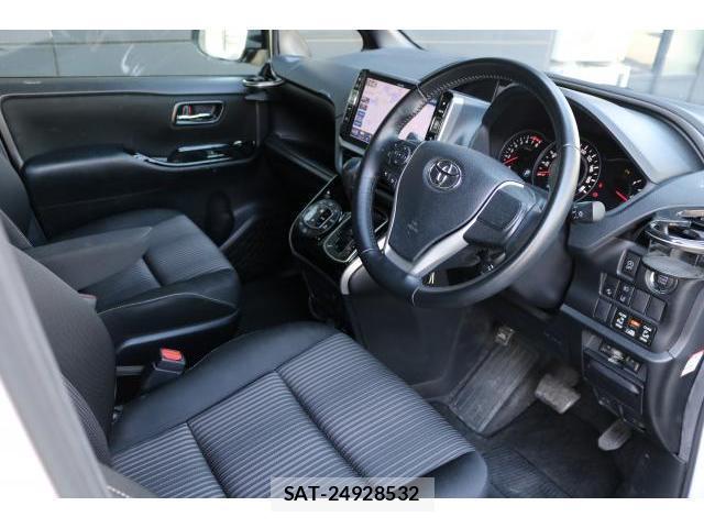 Toyota VOXY 2020-02 8285028-12