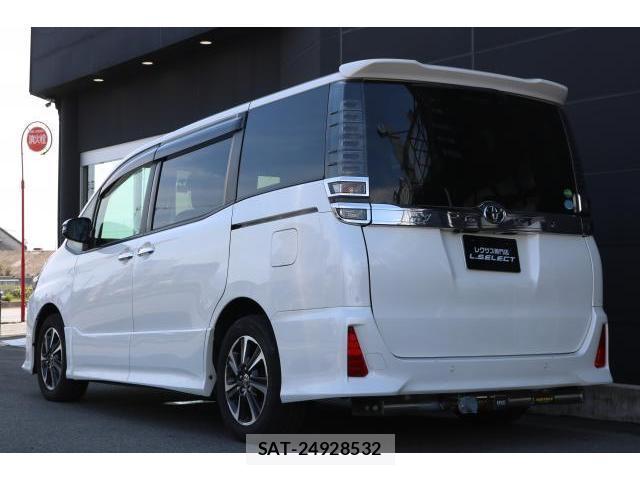 Toyota VOXY 2020-02 8285028-4
