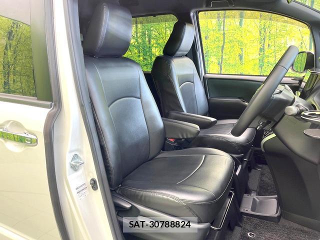 Toyota VOXY 2018-09 8285076-7