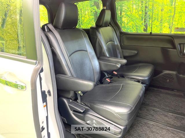 Toyota VOXY 2018-09 8285076-8