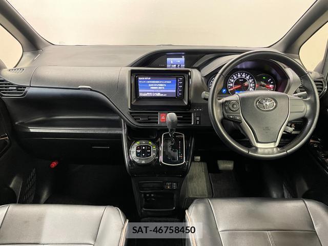 Toyota VOXY 2019-03 8285140-1