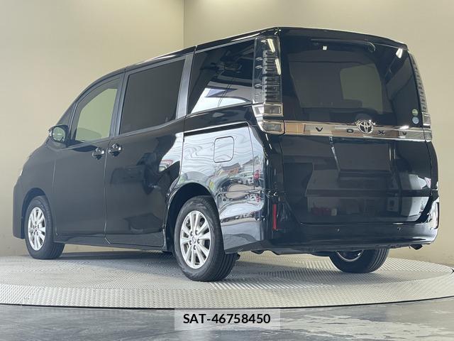 Toyota VOXY 2019-03 8285140-10