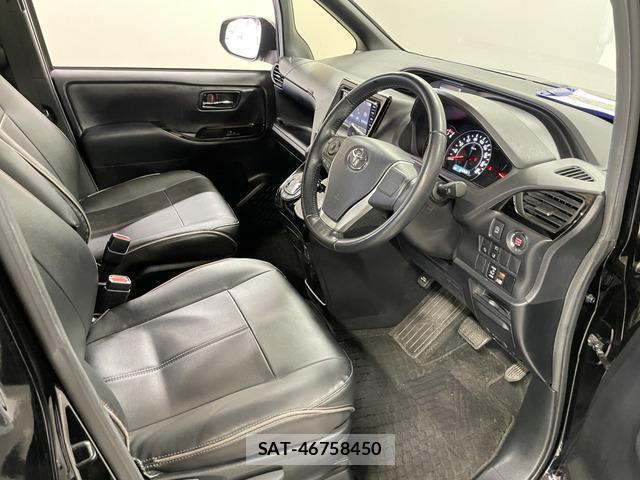 Toyota VOXY 2019-03 8285140-11