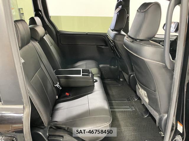 Toyota VOXY 2019-03 8285140-13