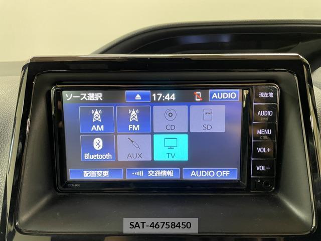Toyota VOXY 2019-03 8285140-2