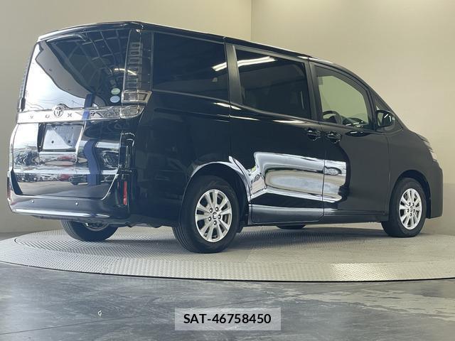 Toyota VOXY 2019-03 8285140-9
