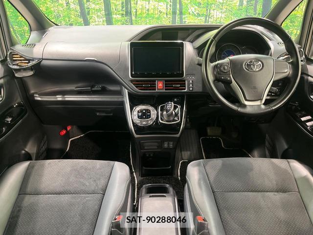Toyota VOXY 2021-02 8285178-1