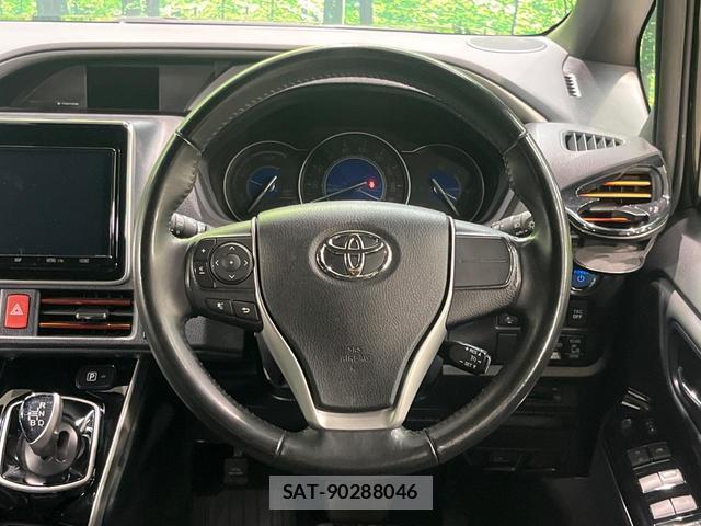 Toyota VOXY 2021-02 8285178-11