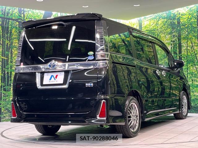 Toyota VOXY 2021-02 8285178-17