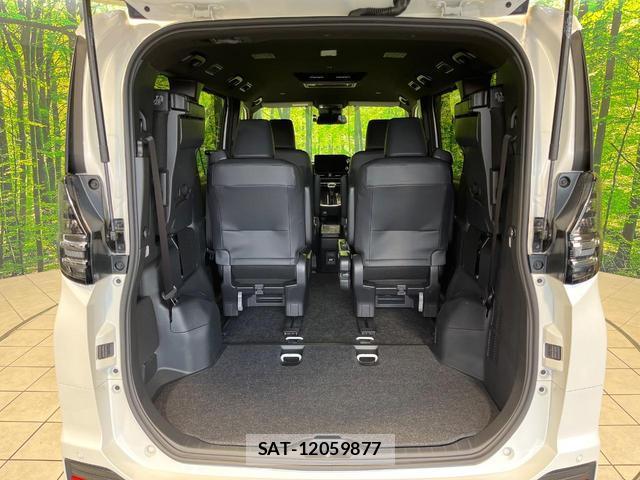 Toyota VOXY 2025-03 8285182-10