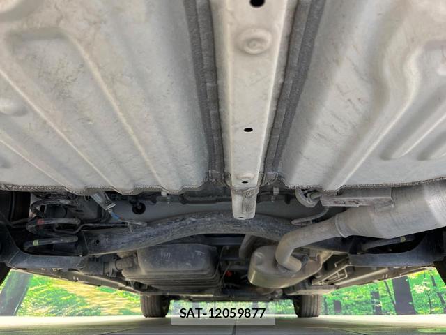 Toyota VOXY 2025-03 8285182-19