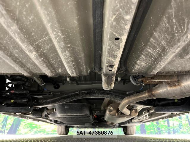 Toyota VOXY 2024-06 8285203-19