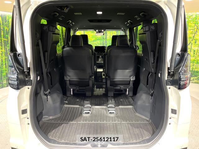 Toyota VOXY 2023-07 8285207-10