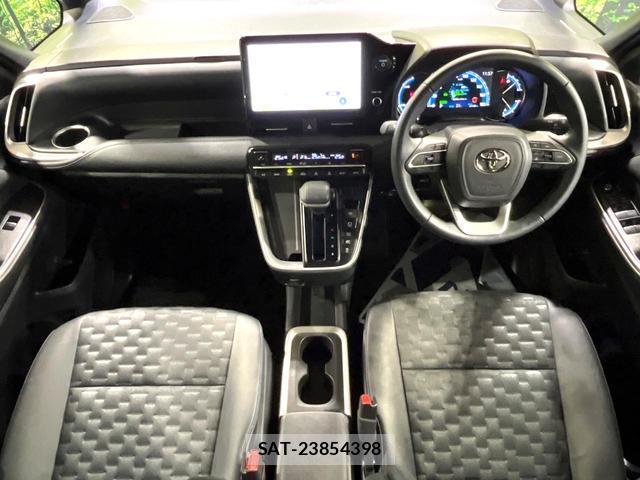 Toyota VOXY 2024-06 8285211-1