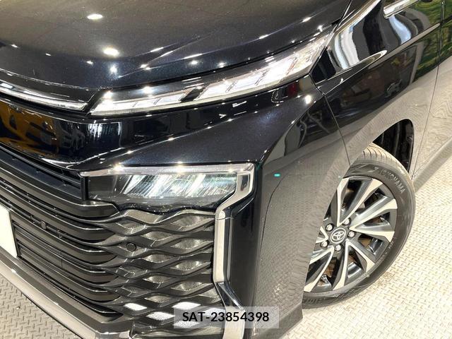 Toyota VOXY 2024-06 8285211-12