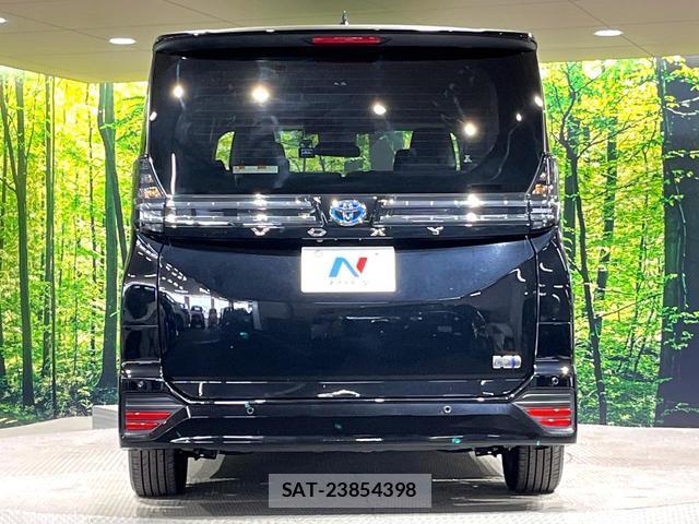 Toyota VOXY 2024-06 8285211-15