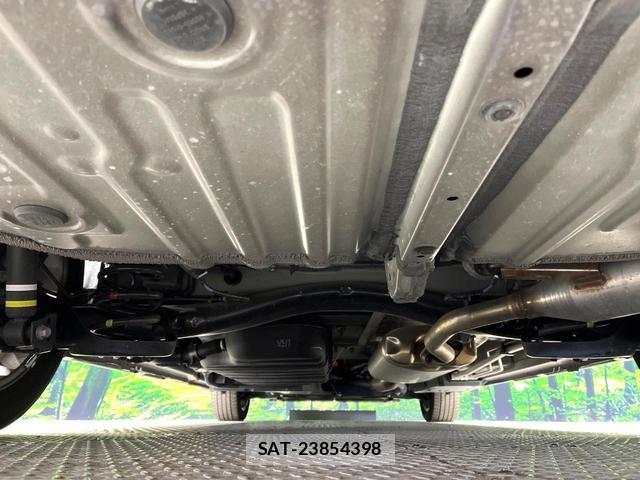 Toyota VOXY 2024-06 8285211-19