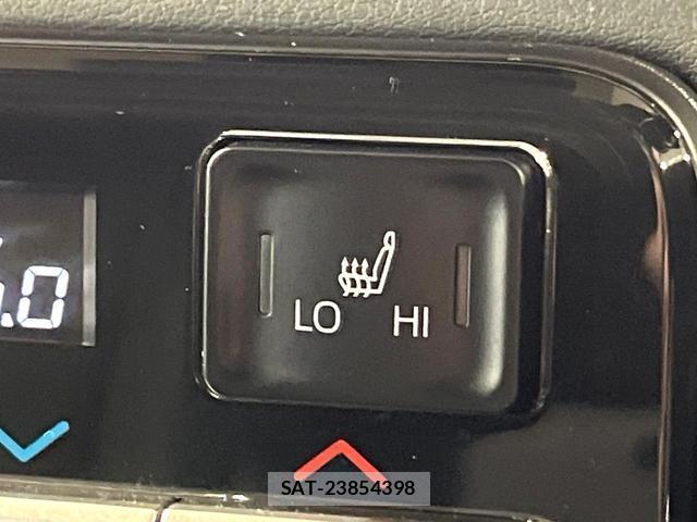 Toyota VOXY 2024-06 8285211-6