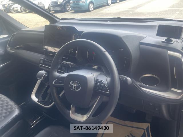 Toyota VOXY 2023-08 8285380-2