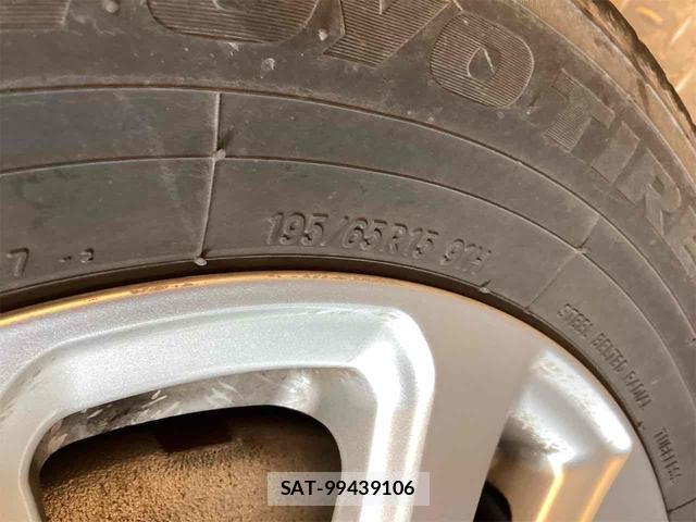 Toyota VOXY 2018-01 8285398-16
