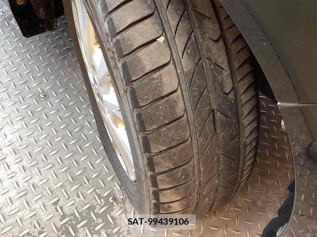 Toyota VOXY 2018-01 8285398-17