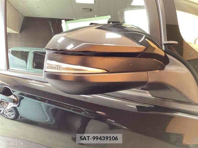 Toyota VOXY 2018-01 8285398-18