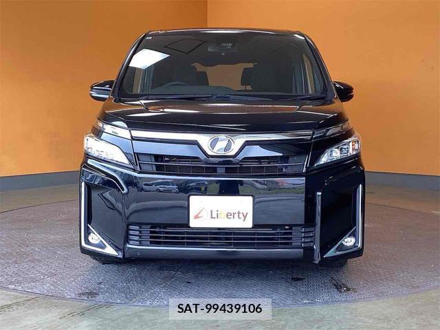 Toyota VOXY 2018-01 8285398-5