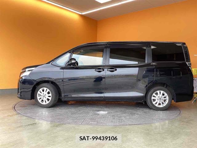 Toyota VOXY 2018-01 8285398-6